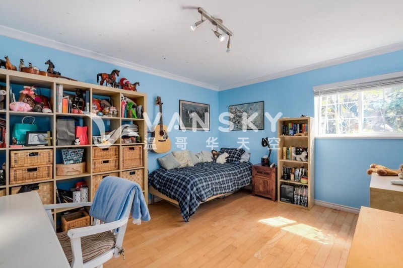 260604170033_downstair big bedroom.JPG